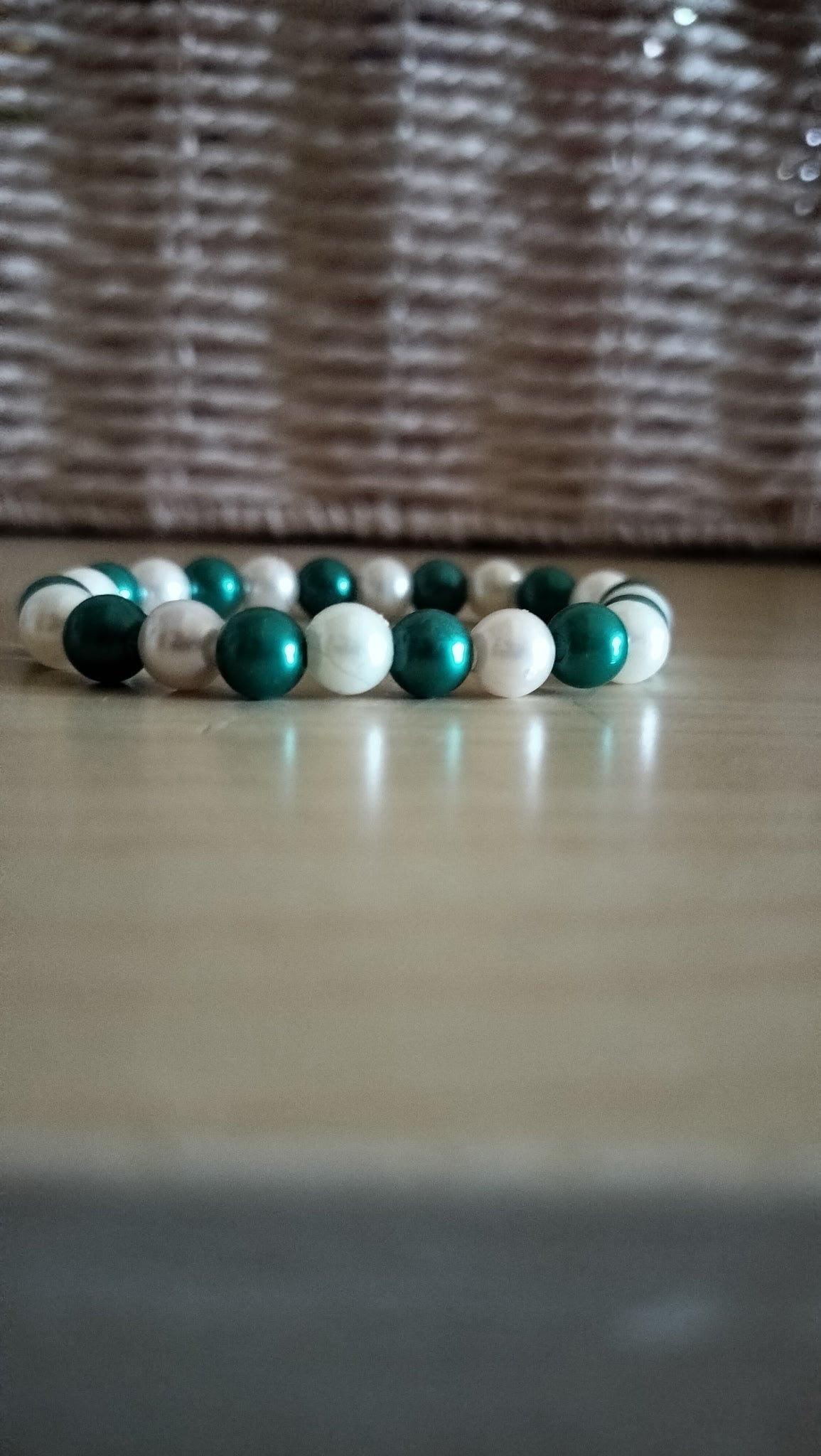 pearl green/ white